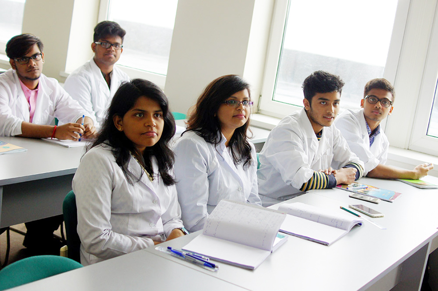 ДВФУ запускает 17 программ ординатуры для выпускников медицинских вузов