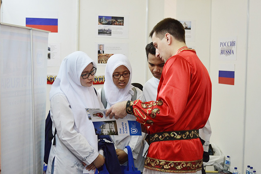 印尼应招生将了解在俄罗斯读书机会
