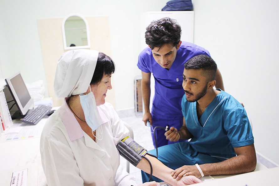 Yabancı öğrenci tıp üniversitesine nasıl başvurabilir?