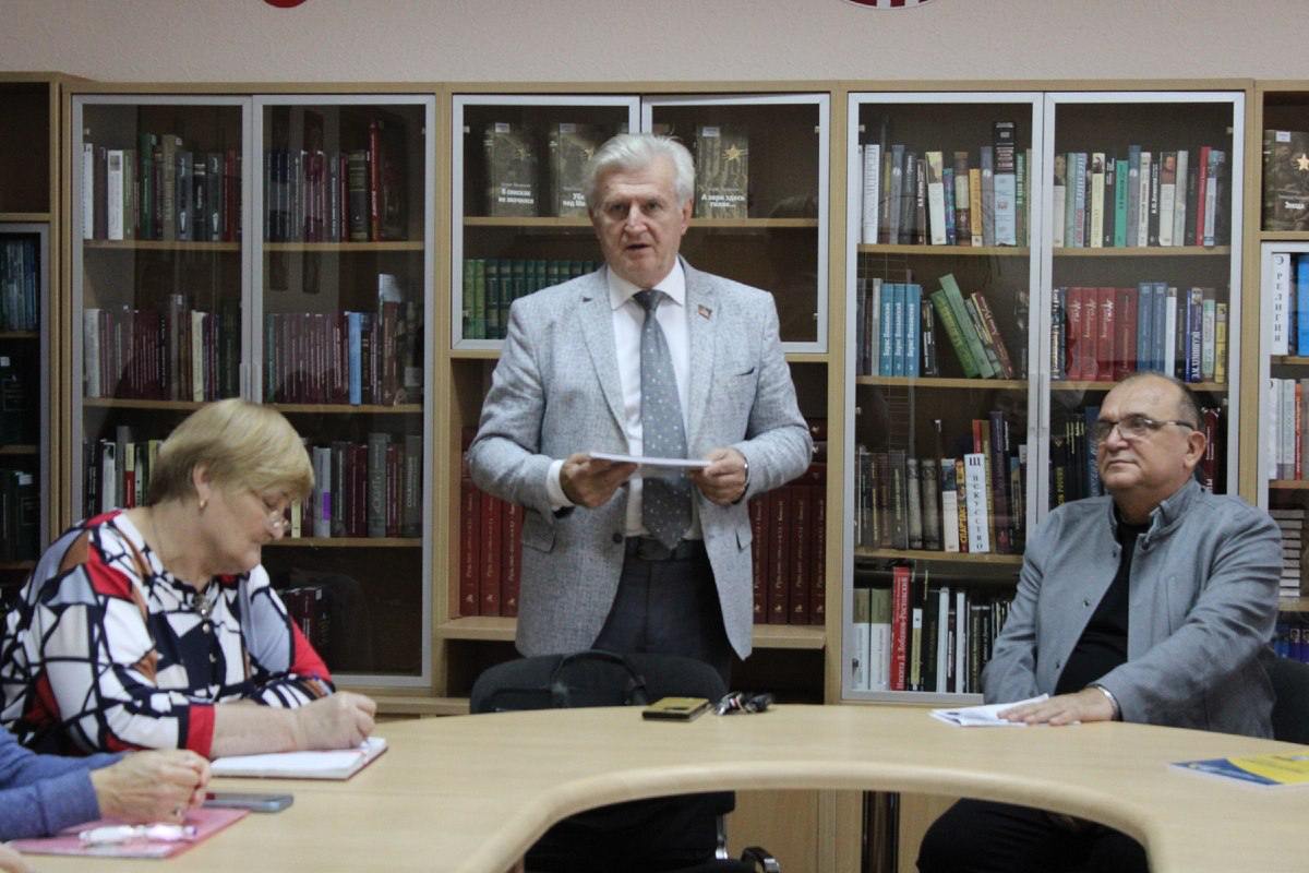 Kazakhstan and DPR Linguists Discuss Russian Language Teaching Methods