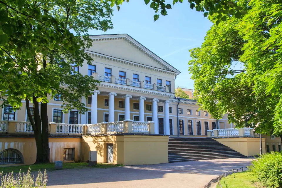 圣彼得堡亚历山大一世交通大学
