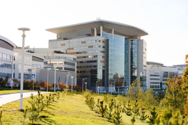 Universidad Federal del Extremo Oriente