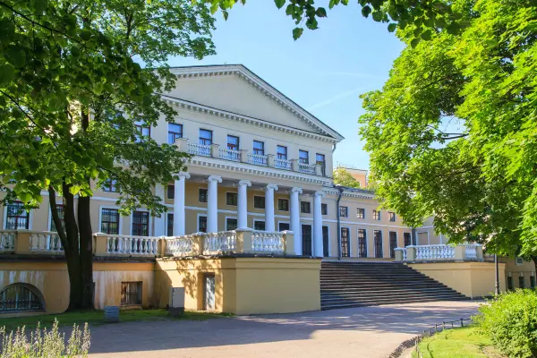 圣彼得堡亚历山大一世交通大学