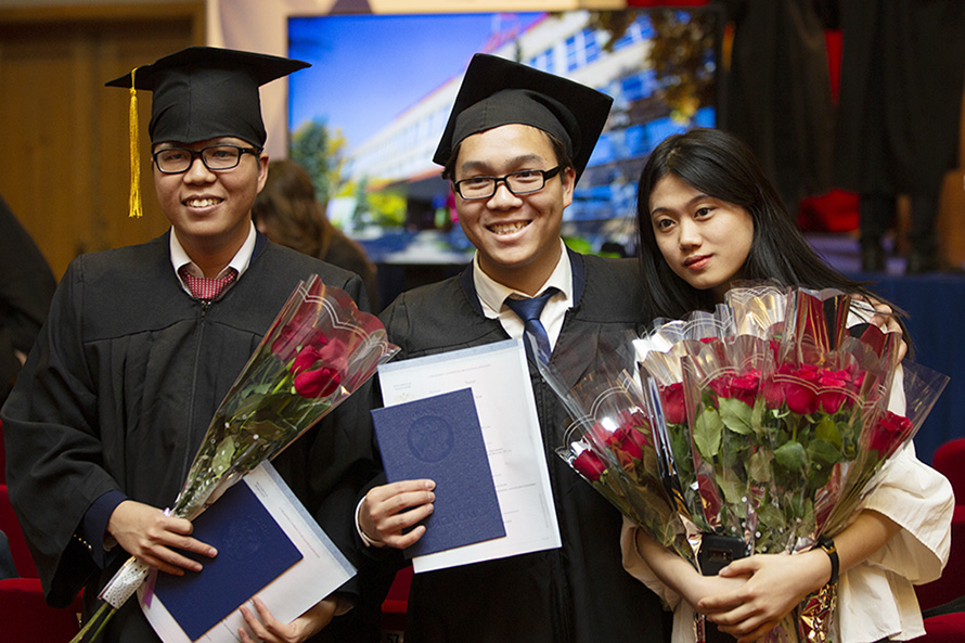 Иностранным студентам МИФИ вручили дипломы 