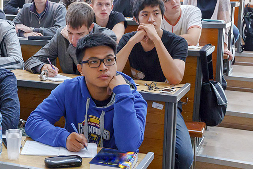 TPU Invites Foreigners to Russian Language Winter School