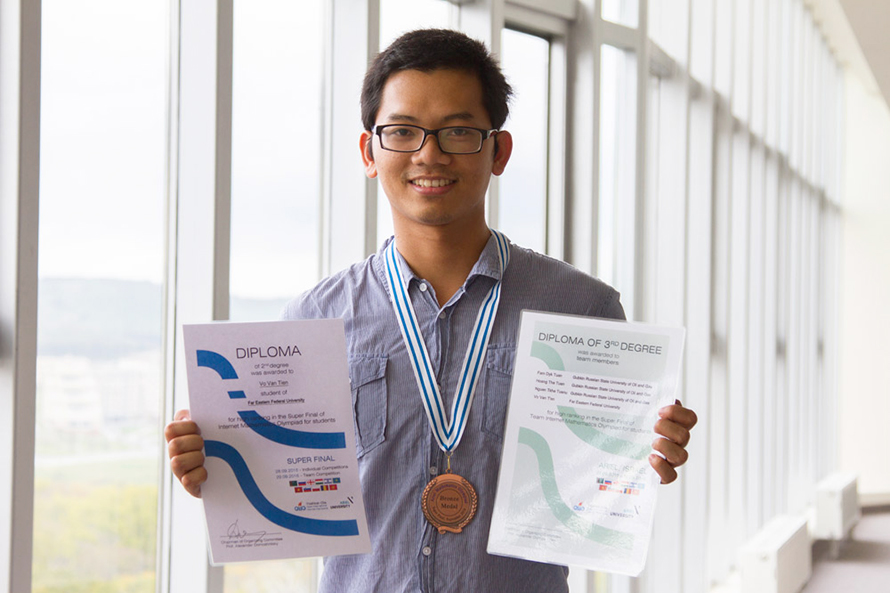 远东联邦大学的越南留学生在数学奥林匹克竞赛中夺奖