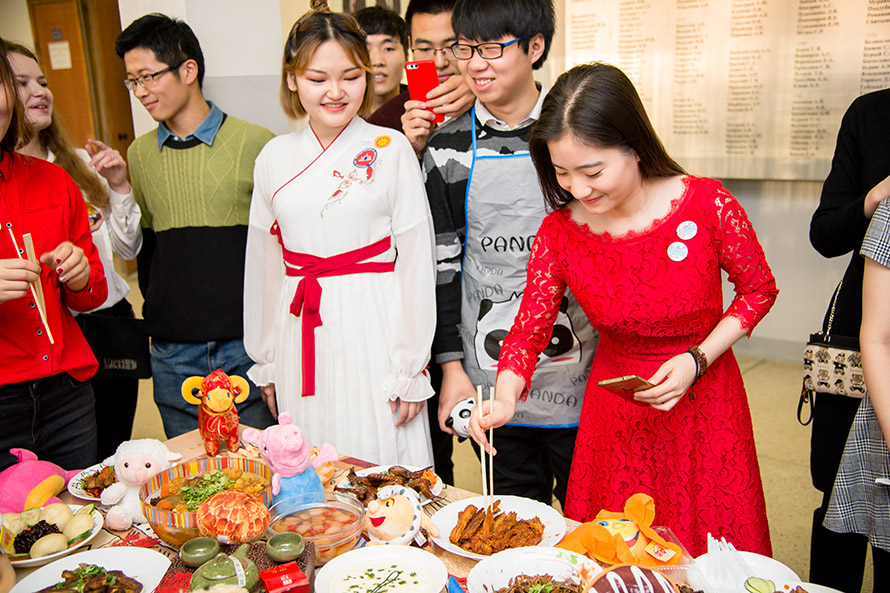 南乌拉尔国立大学举办国际青年烹饪文化节
